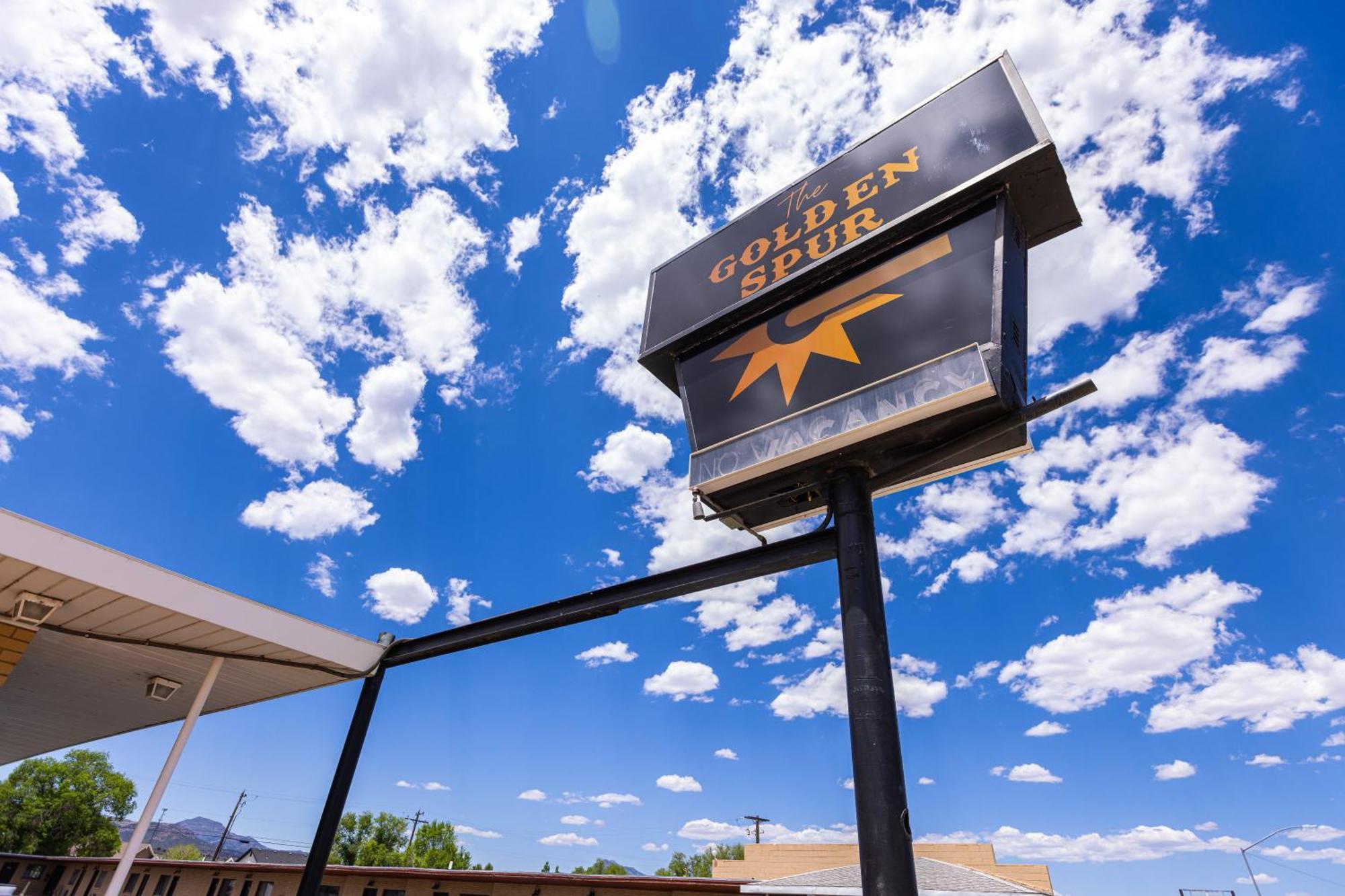 The Golden Spur Hotel 판귀치 외부 사진